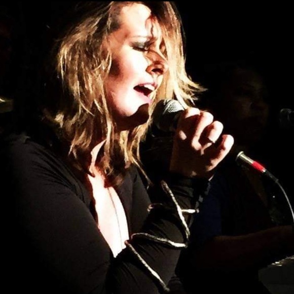 Meet your Posher, Kfhox! 🥰 - Picture 3 of 16